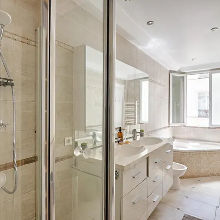 Le Petit - Appt 6p 127 M² A * פריז